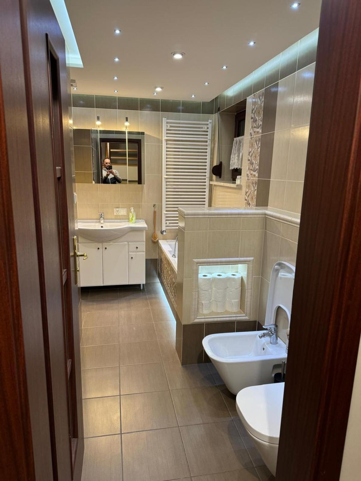 Duzy I Elegancki Dom W Jeziornej Villa Jodlow  Ngoại thất bức ảnh